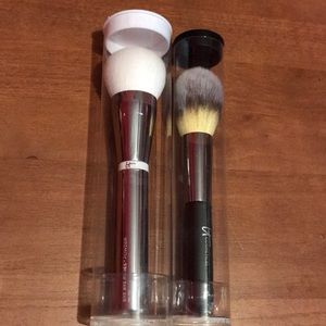 2 face brushes